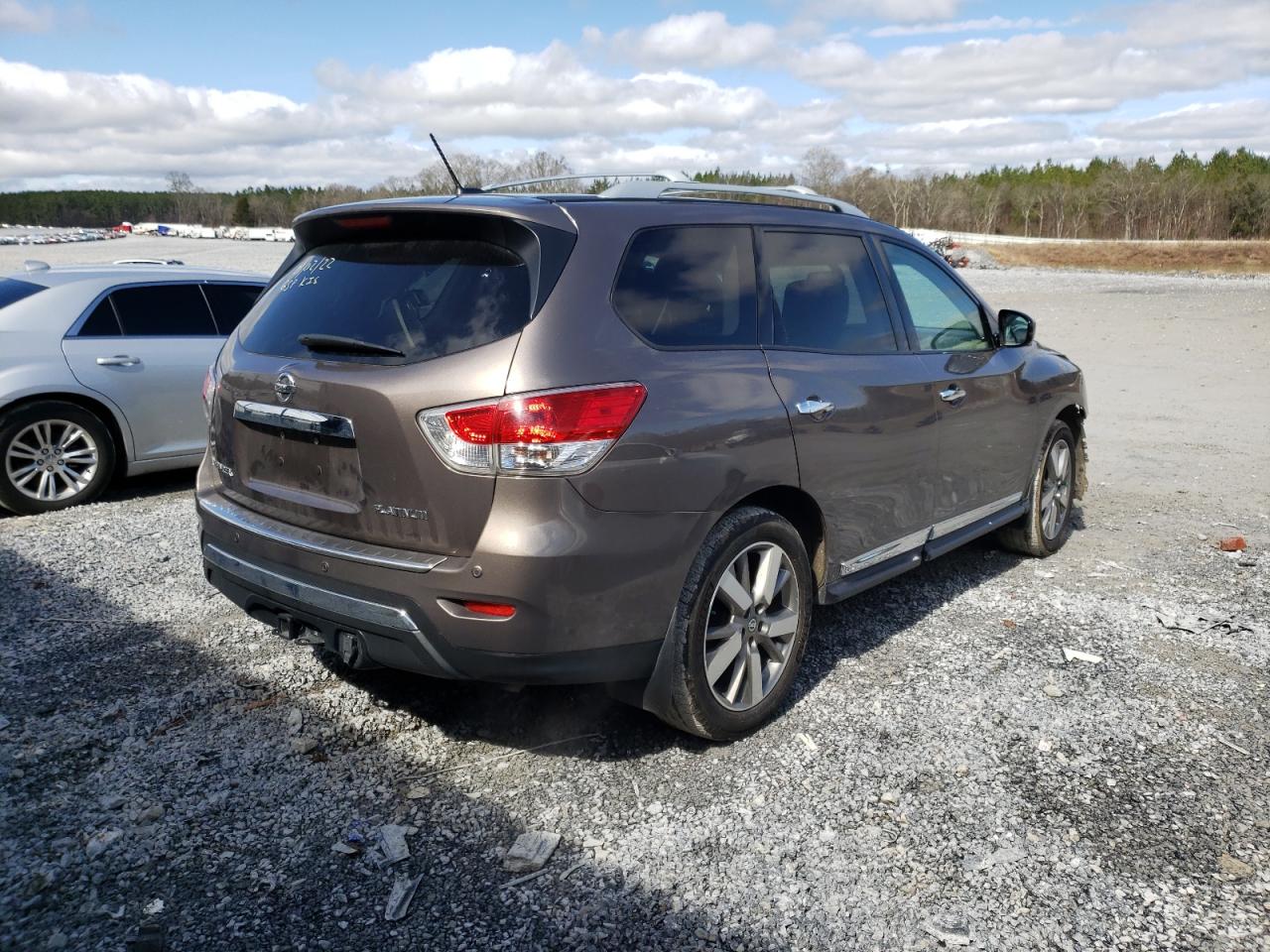 Photo 4 from auction – 2013 NISSAN PATHFINDER with VIN 5N1AR2MN1DC687713