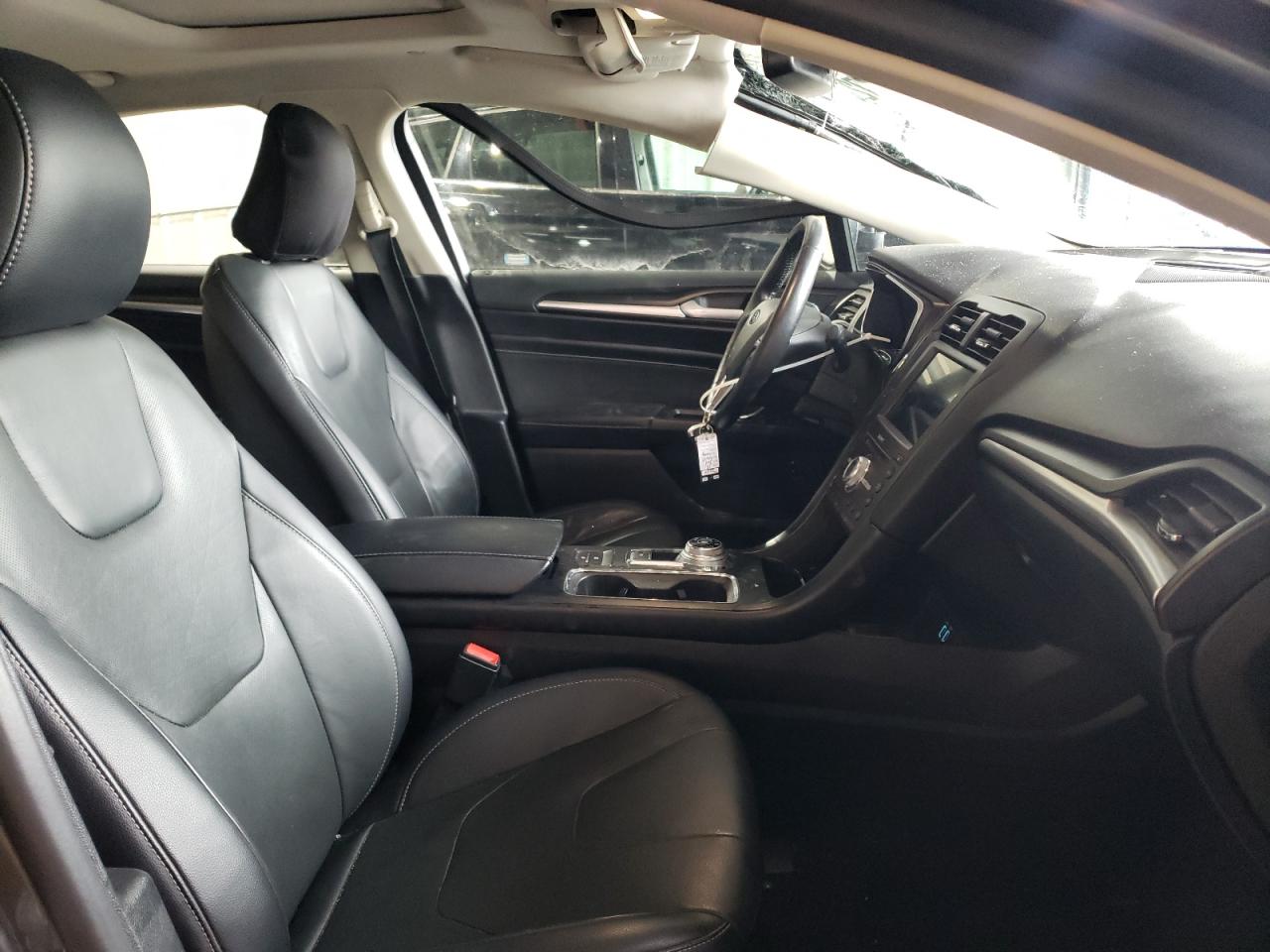 Photo 5 from auction – 2019 FORD FUSION TIT with VIN 3FA6P0RU0KR259947