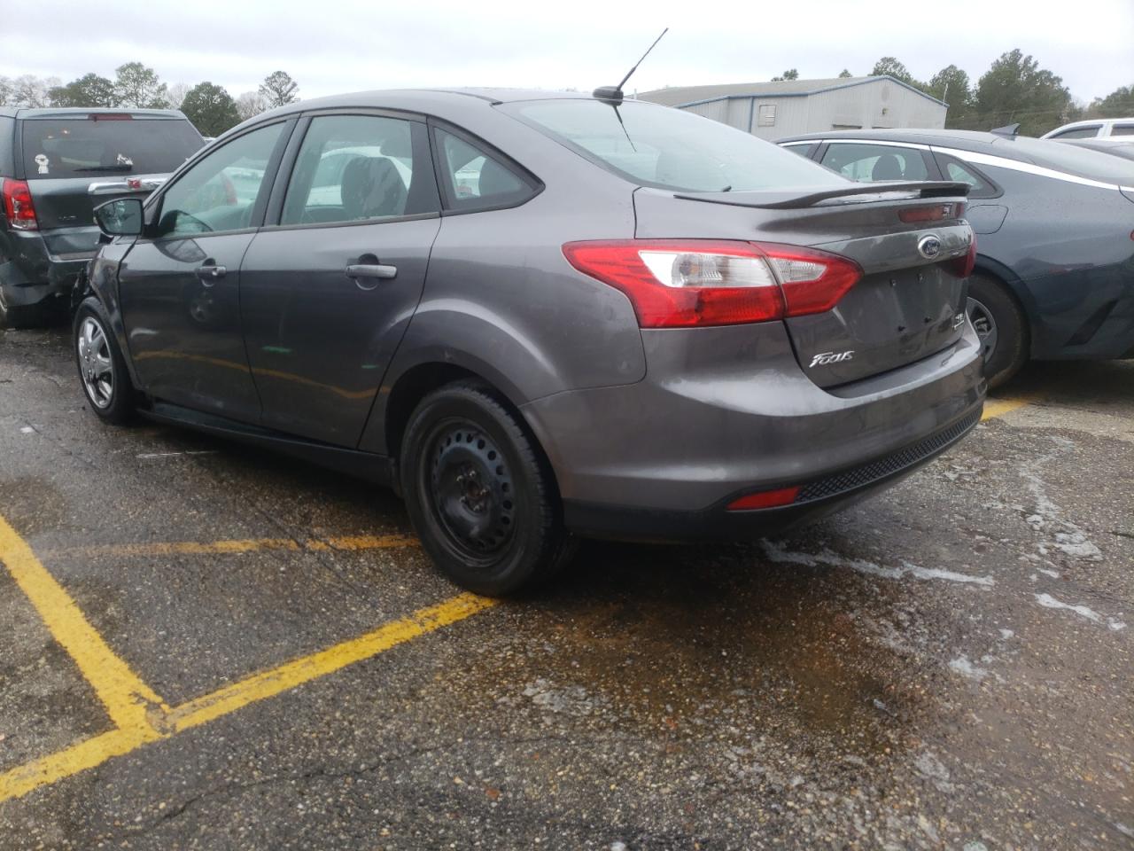 Photo 3 from auction – 2013 FORD FOCUS SE with VIN 1FADP3F24DL340205