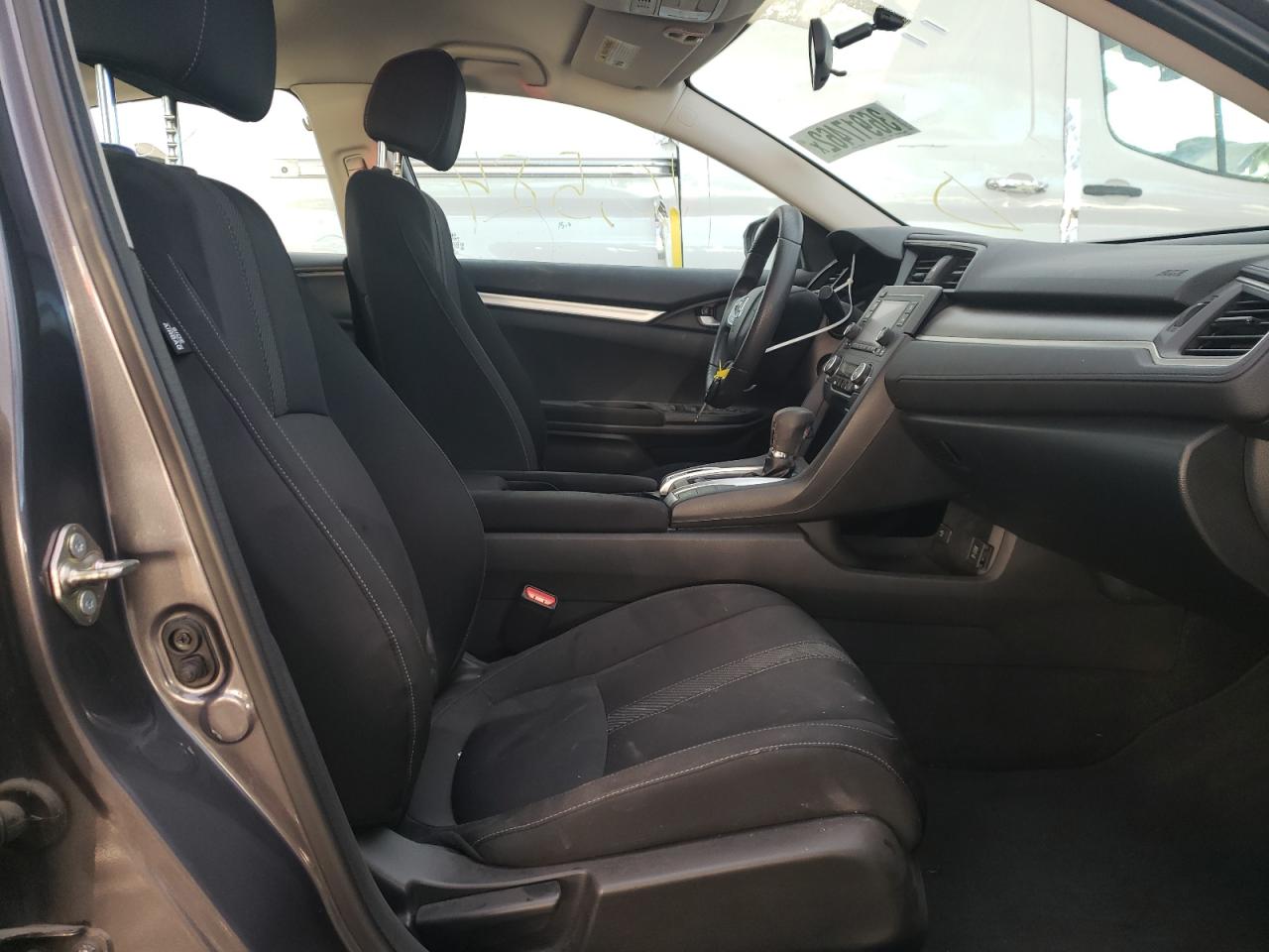 Photo 5 from auction – 2016 HONDA CIVIC LX with VIN 19XFC2F57GE048225
