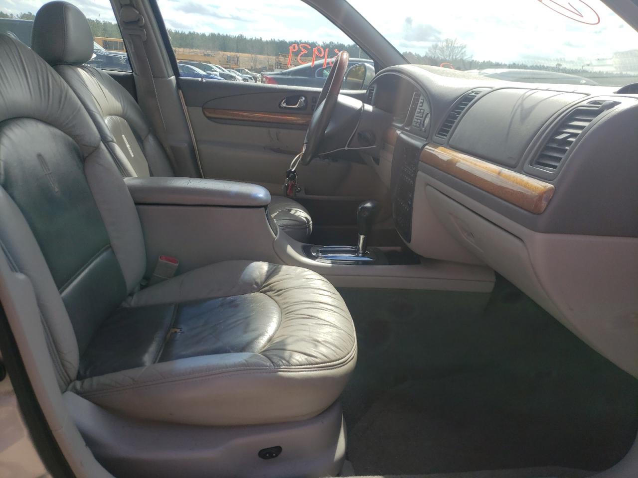Photo 5 from auction – 2002 LINCOLN CONTINENTA with VIN 1LNHM97V82Y644746