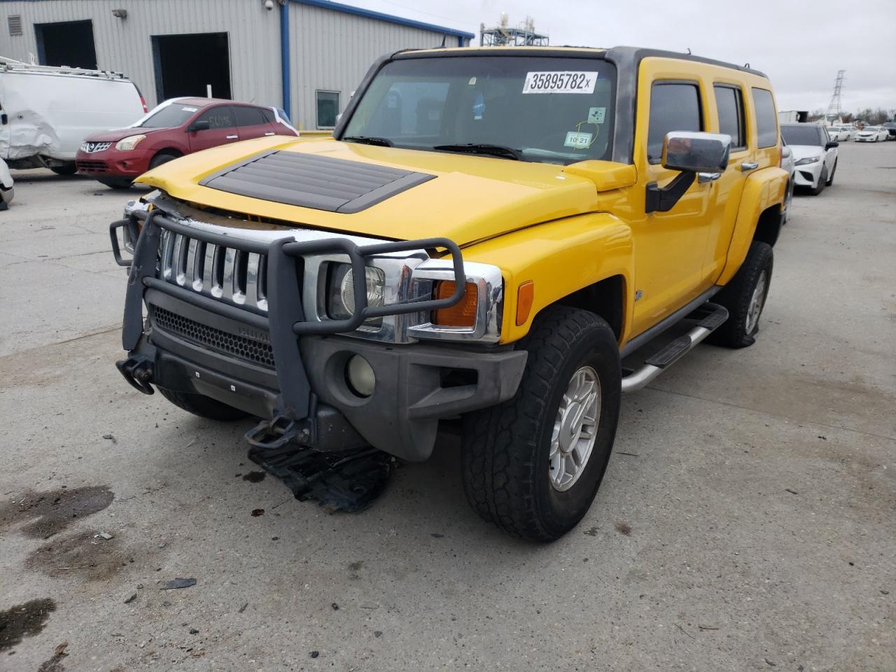 Photo 2 from auction – 2006 HUMMER H3 with VIN 5GTDN136268111466