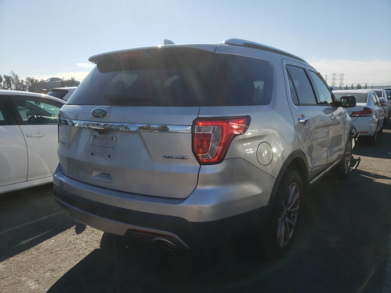 Photo 4 from auction – 2016 FORD EXPLORER L with VIN 1FM5K7F81GGA77026