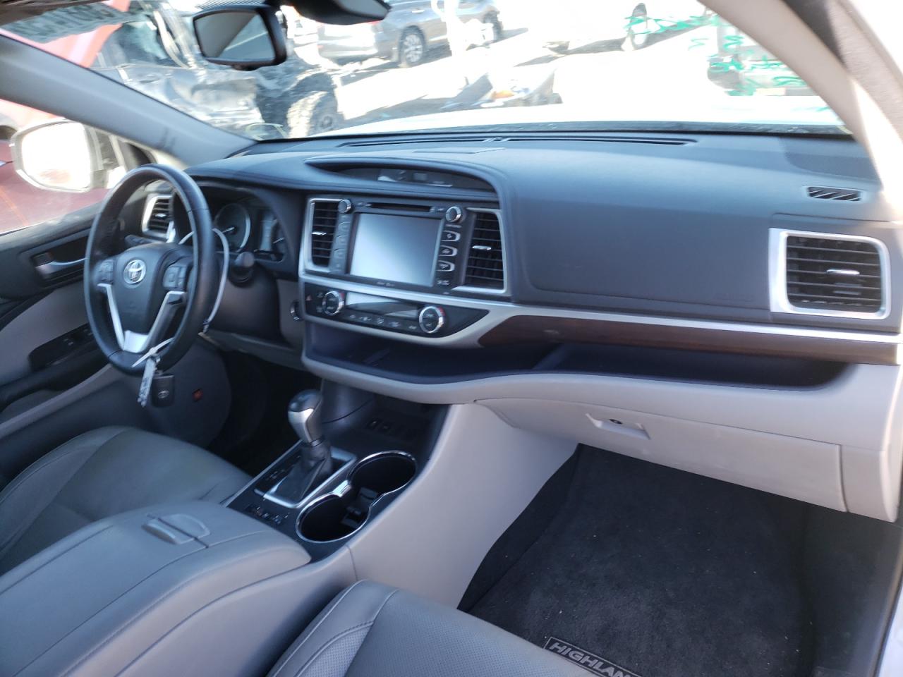 Photo 9 from auction – 2014 TOYOTA HIGHLANDER with VIN 5TDYKRFH3ES036932
