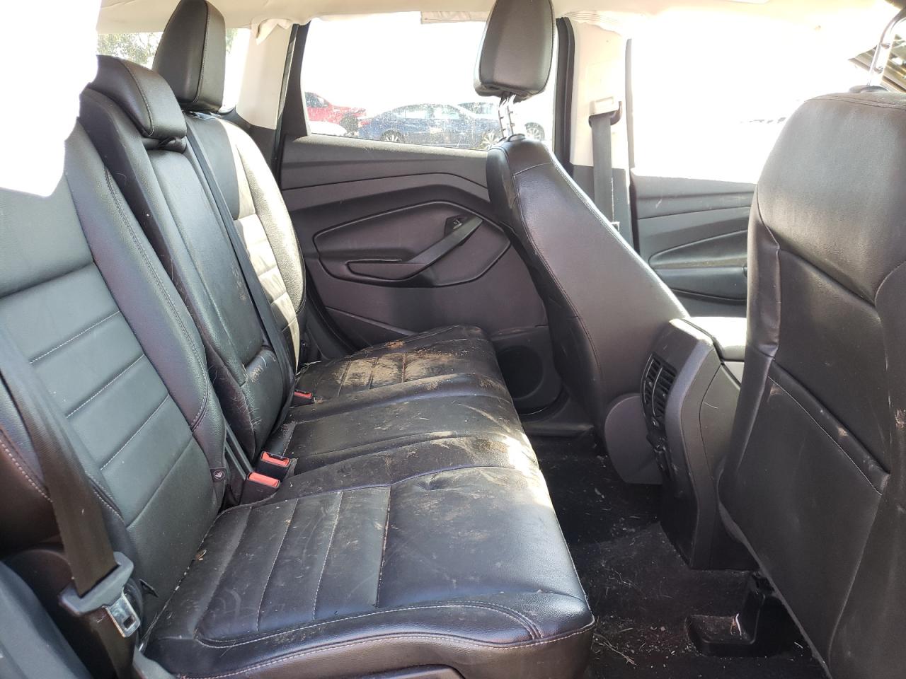 Photo 6 from auction – 2015 FORD ESCAPE SE with VIN 1FMCU0GX4FUC26916