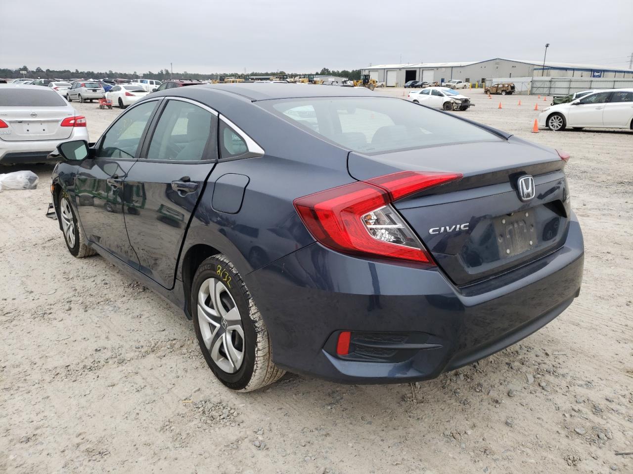 Photo 3 from auction – 2017 HONDA CIVIC LX with VIN 19XFC2F58HE029913