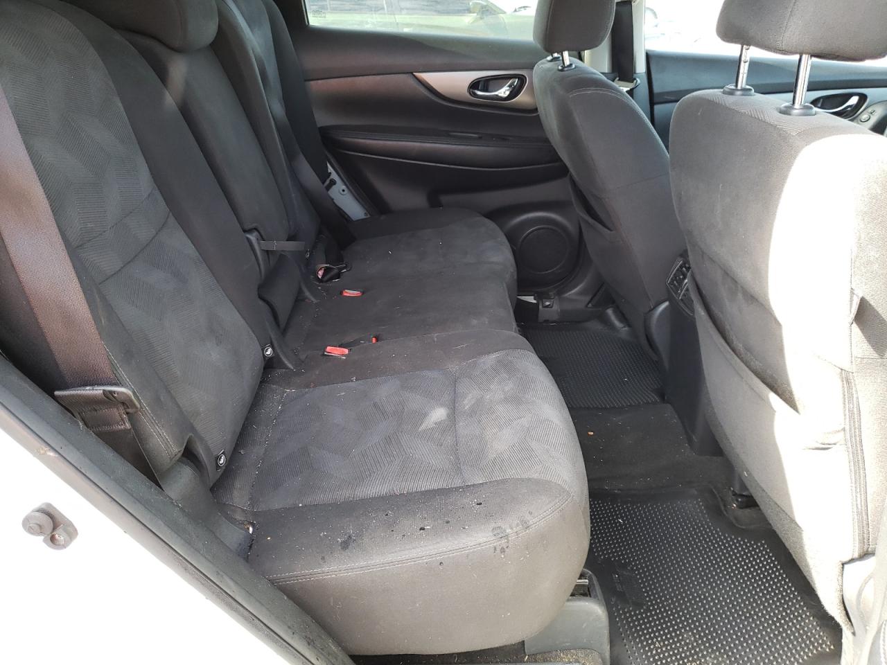 Photo 6 from auction – 2016 NISSAN ROGUE S with VIN KNMAT2MTXGP610968