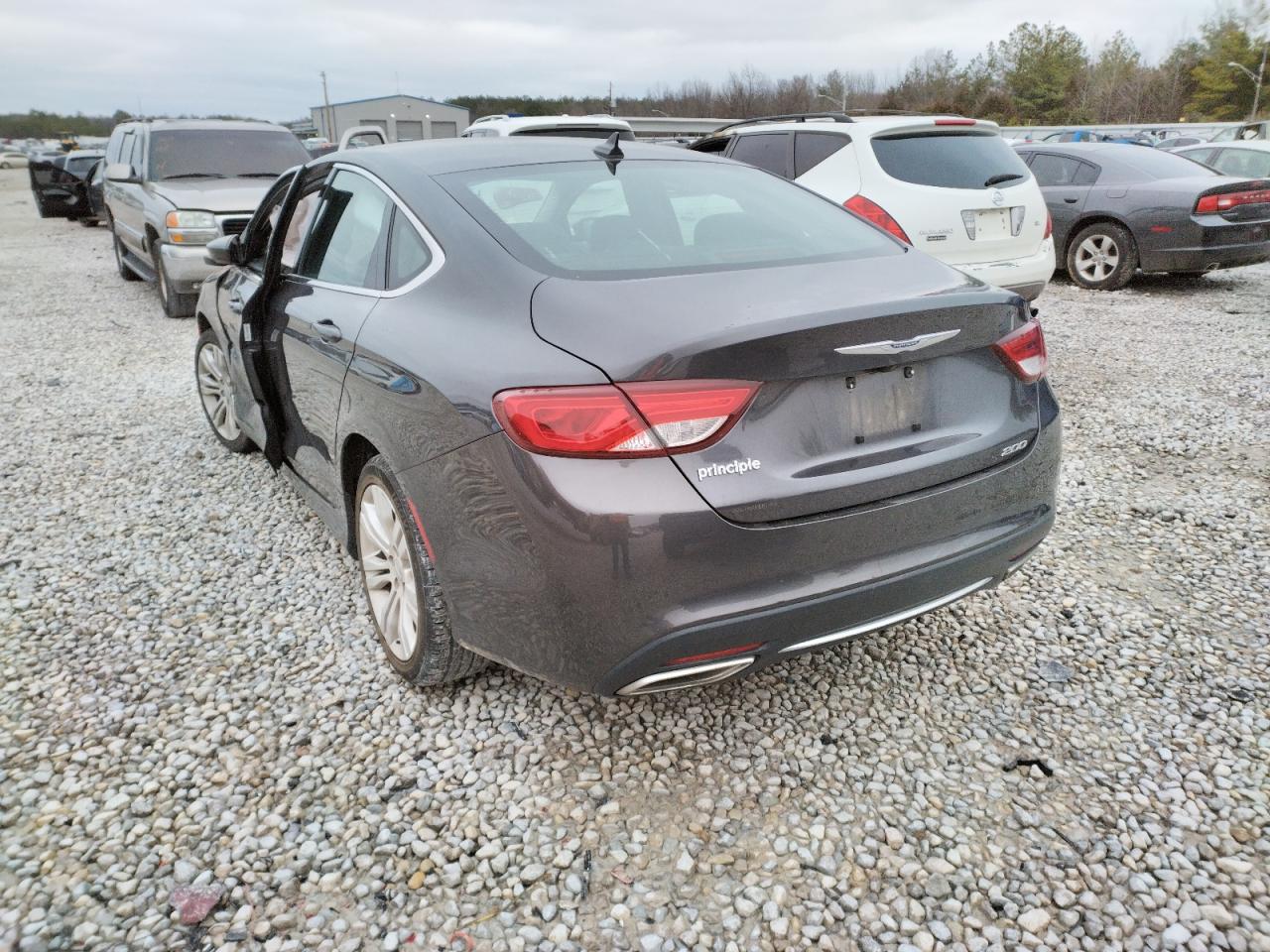 Photo 3 from auction – 2016 CHRYSLER 200 LIMITE with VIN 1C3CCCAG2GN146001