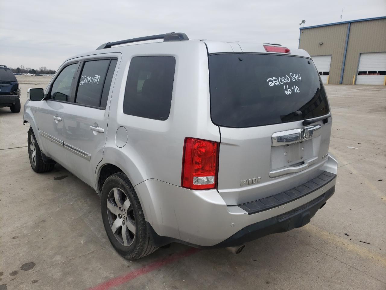 Photo 3 from auction – 2012 HONDA PILOT TOUR with VIN 5FNYF3H97CB013629