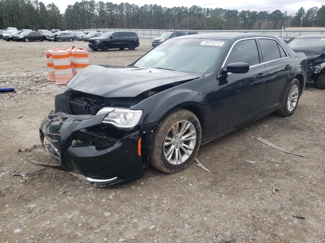 Photo 2 from auction – 2017 CHRYSLER 300 LIMITE with VIN 2C3CCAAG4HH560248