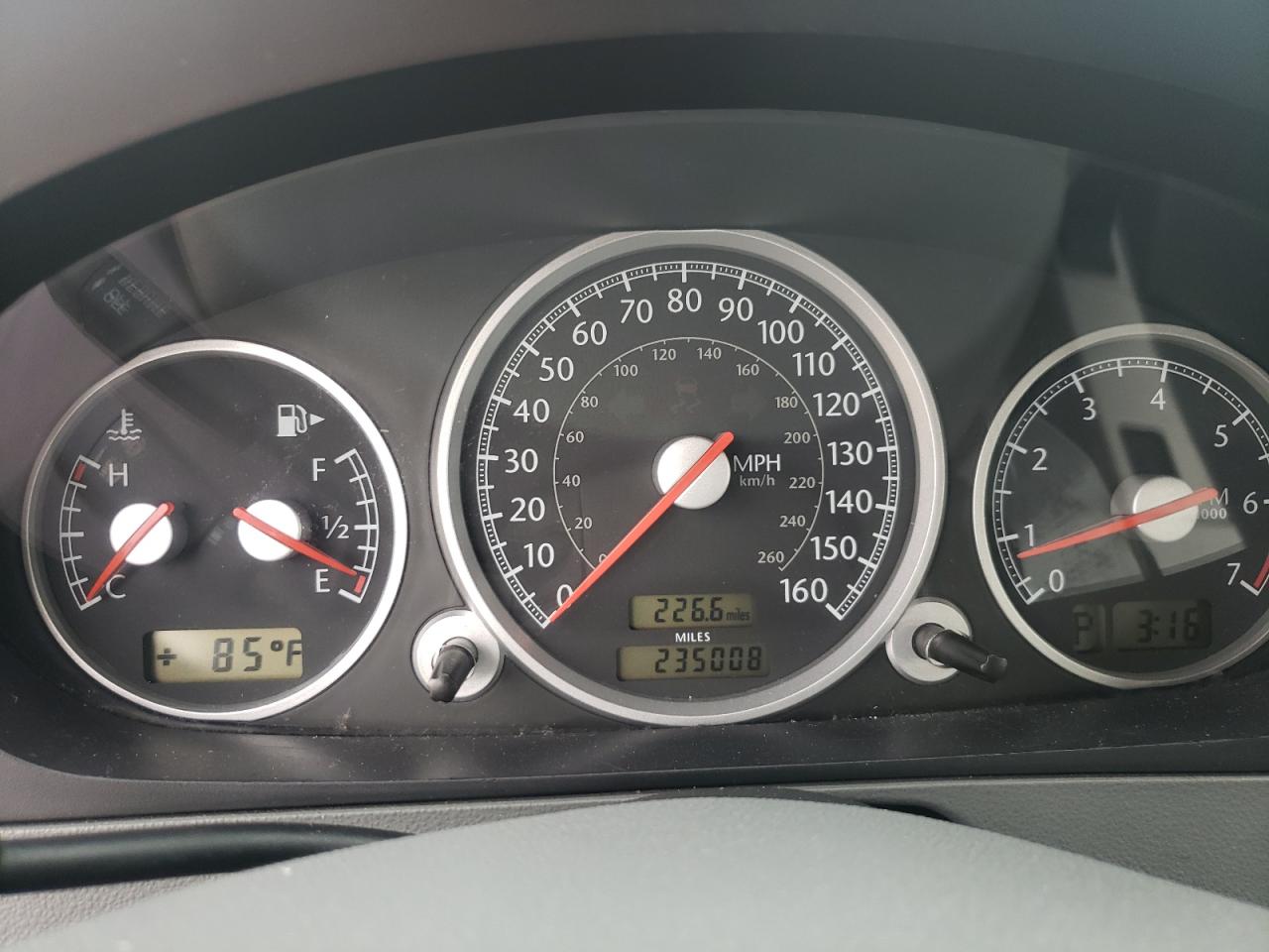 Photo 8 from auction – 2005 CHRYSLER CROSSFIRE with VIN 1C3AN69L05X036490