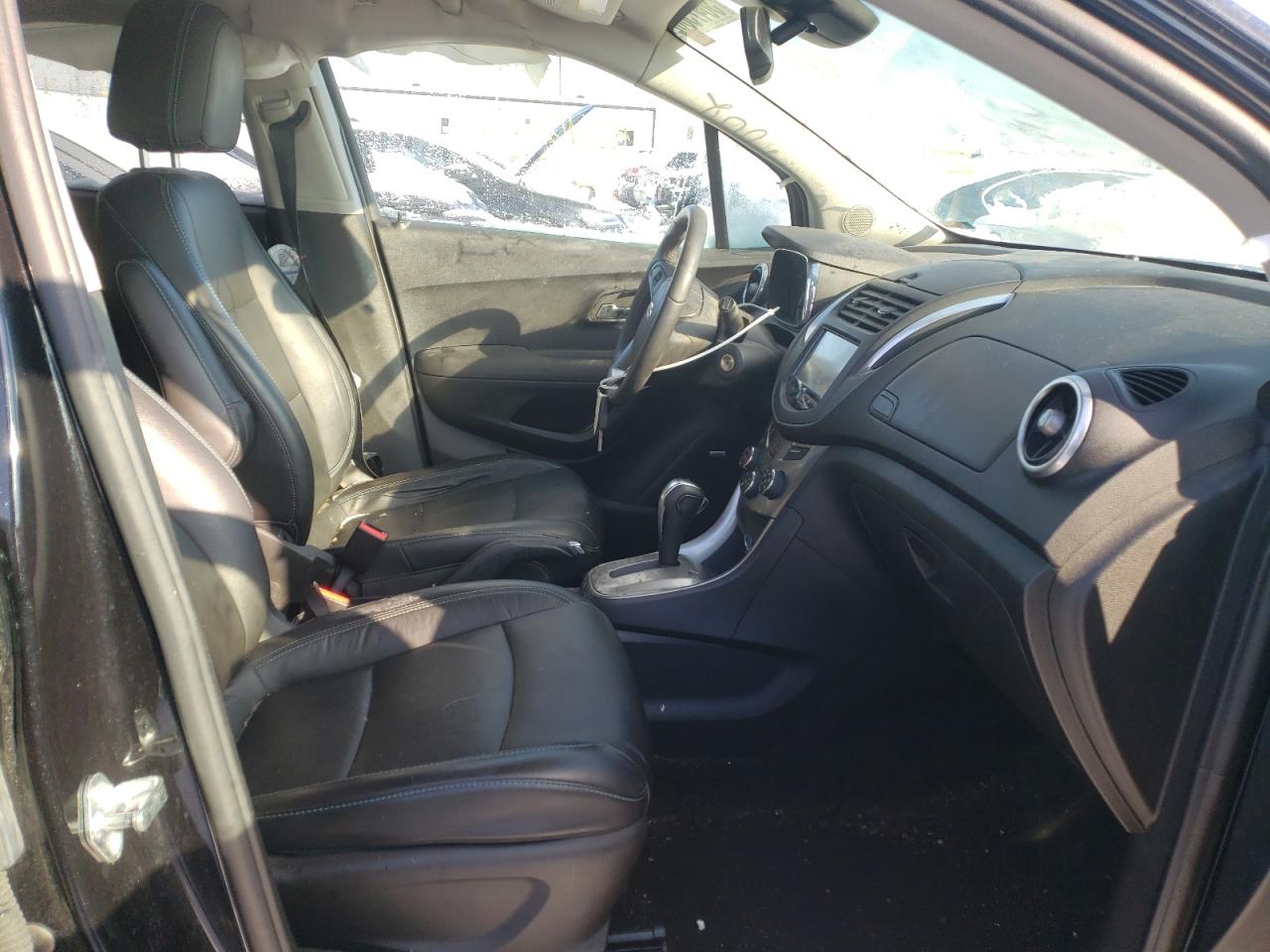 Photo 5 from auction – 2015 CHEVROLET TRAX LTZ with VIN 3GNCJNSB2FL174645