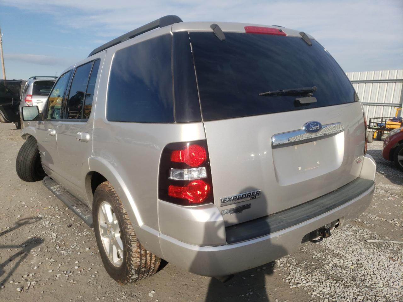 Photo 3 from auction – 2007 FORD EXPLORER X with VIN 1FMEU73E77UB17261