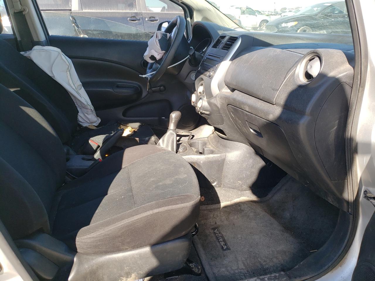 Photo 5 from auction – 2014 NISSAN VERSA NOTE with VIN 3N1CE2CPXEL393425