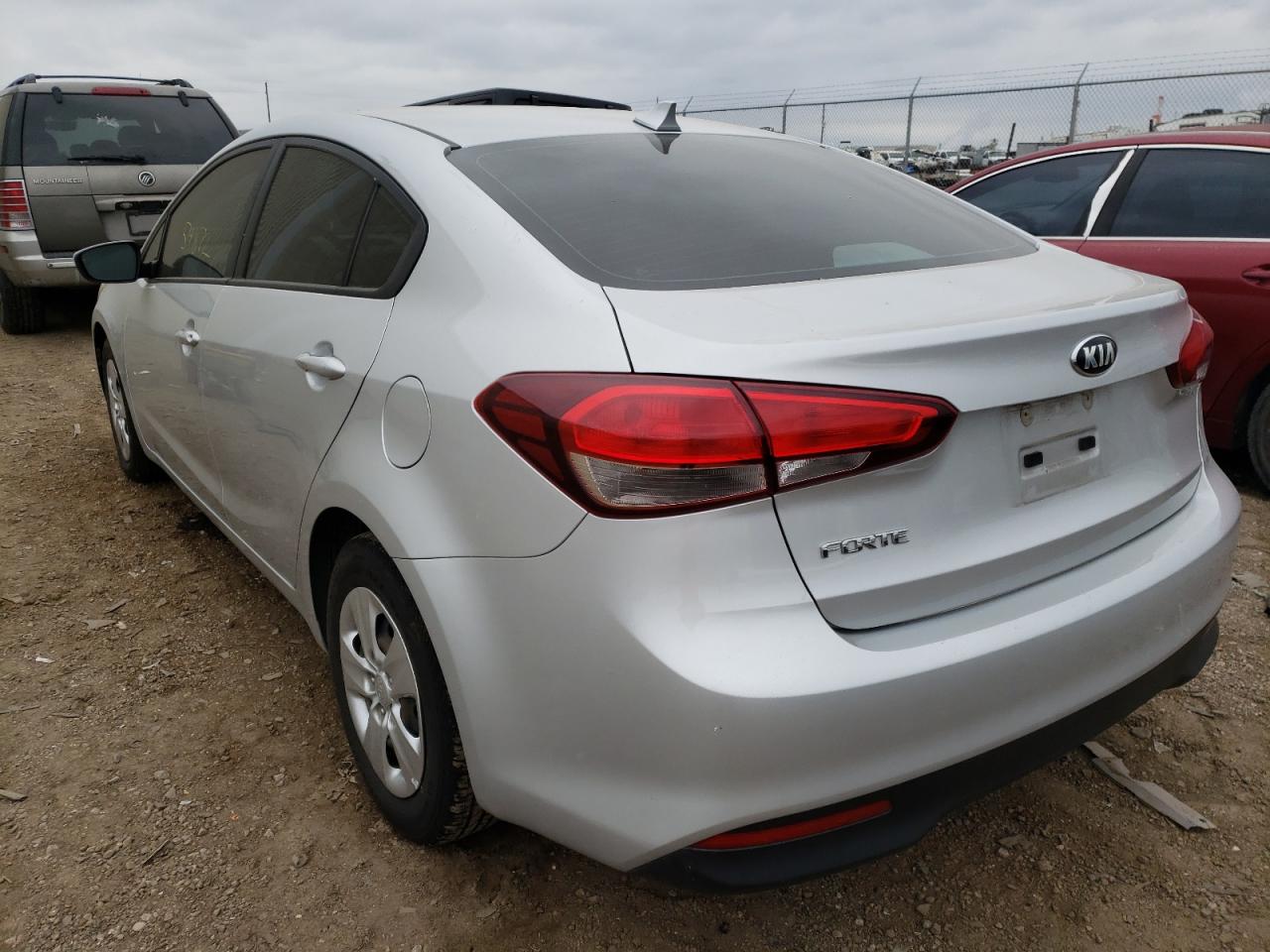 Photo 3 from auction – 2017 KIA FORTE LX with VIN 3KPFK4A78HE078407