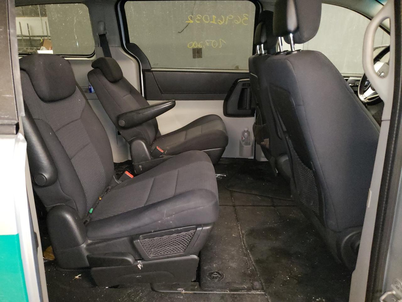Photo 6 from auction – 2010 DODGE GRAND CARA with VIN 2D4RN5D13AR460031
