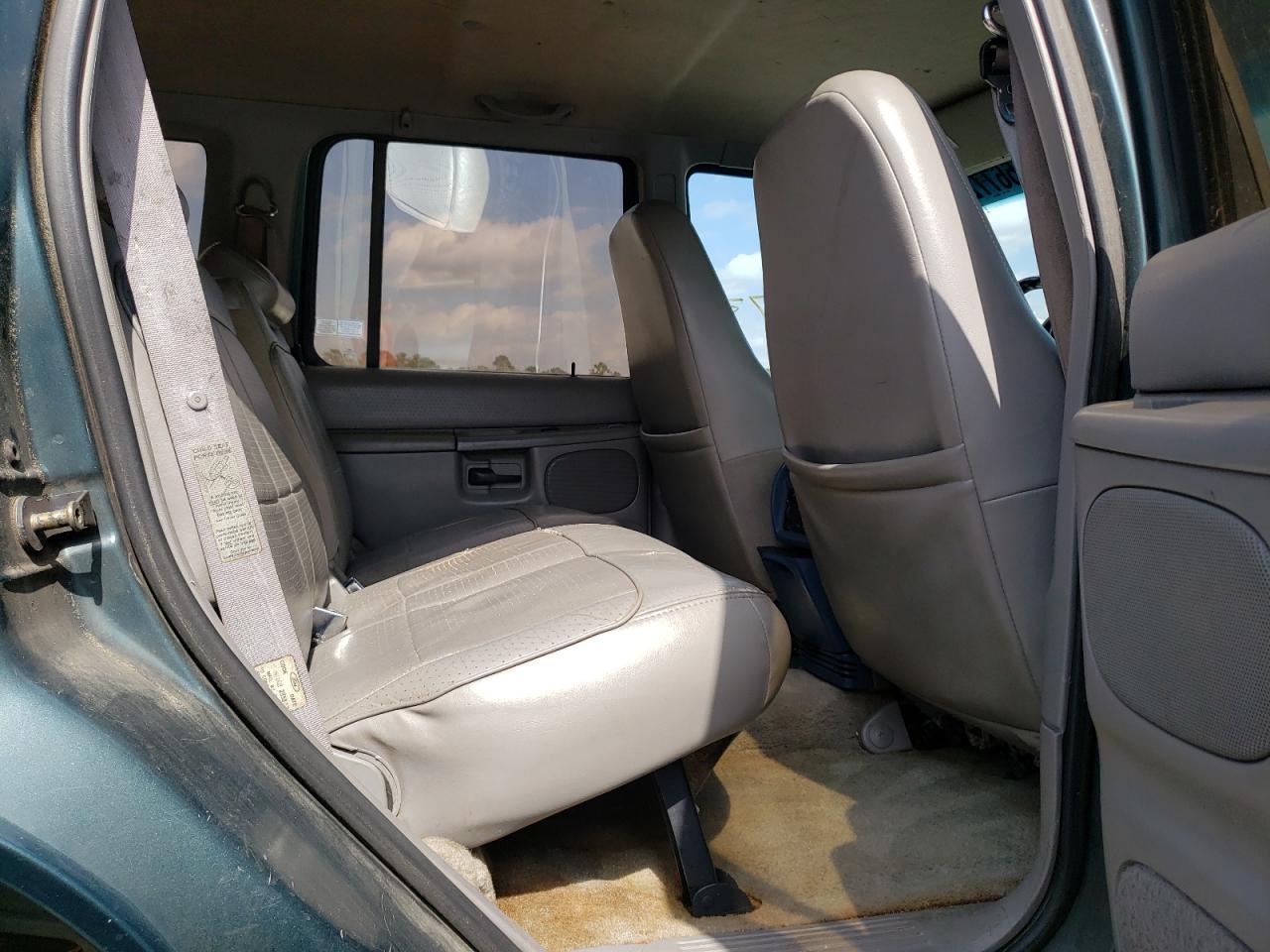 Photo 6 from auction – 1995 FORD EXPLORER with VIN 1FMDU32X8SZB82249