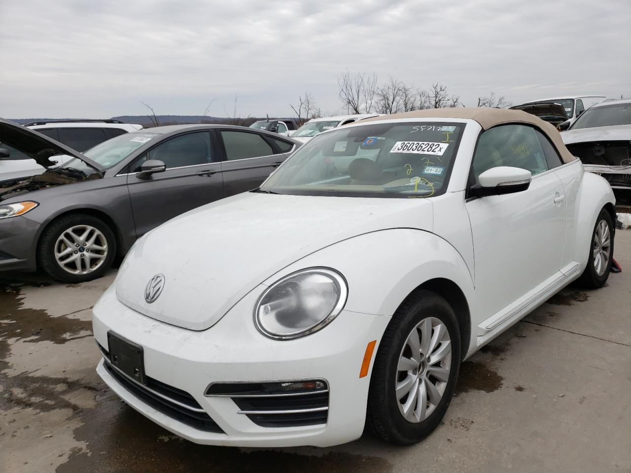 Photo 2 from auction – 2017 VOLKSWAGEN BEETLE S/S with VIN 3VW517AT9HM804601