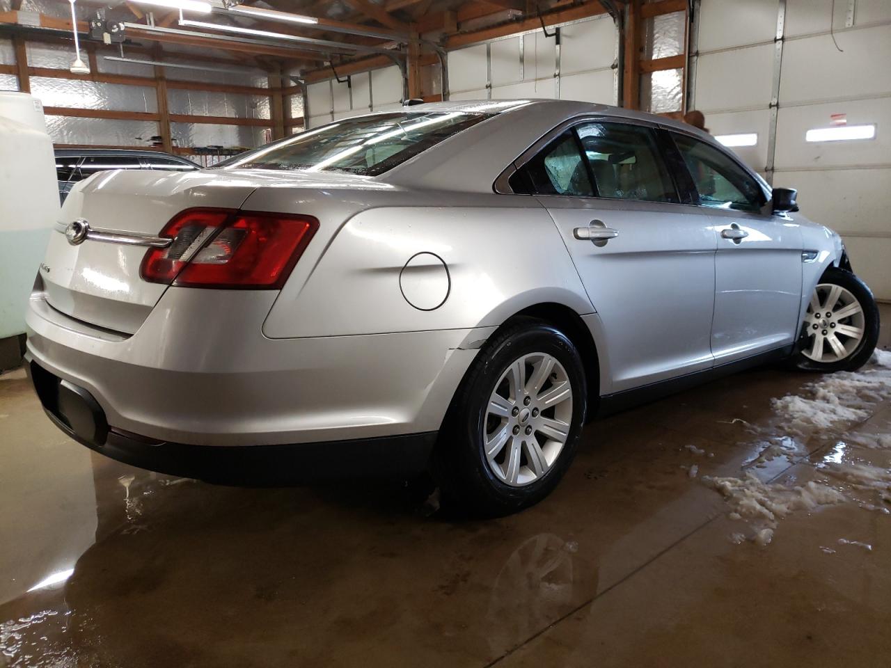 Photo 4 from auction – 2011 FORD TAURUS SE with VIN 1FAHP2DW8BG106432