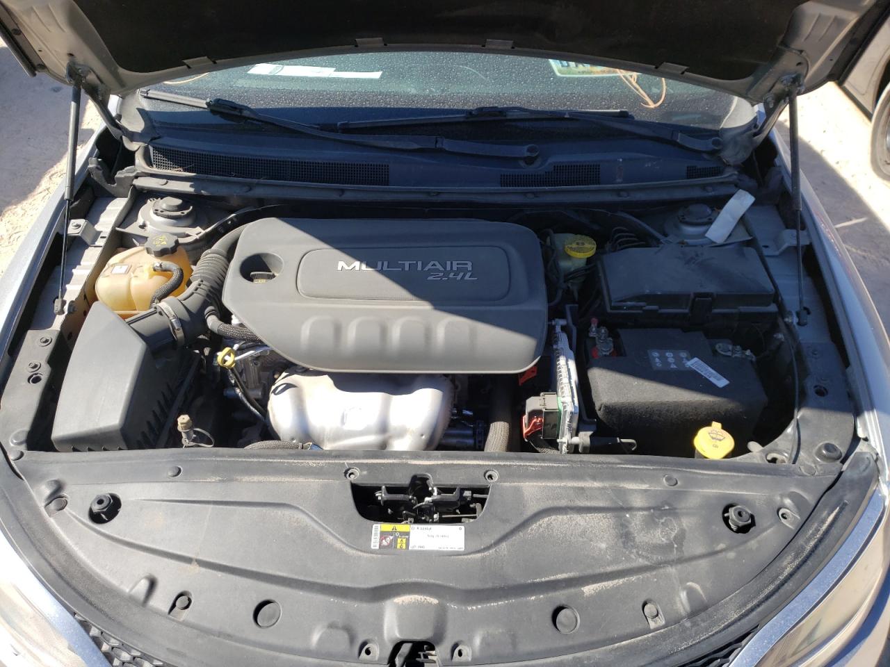Photo 7 from auction – 2015 CHRYSLER 200 LIMITE with VIN 1C3CCCAB8FN525961