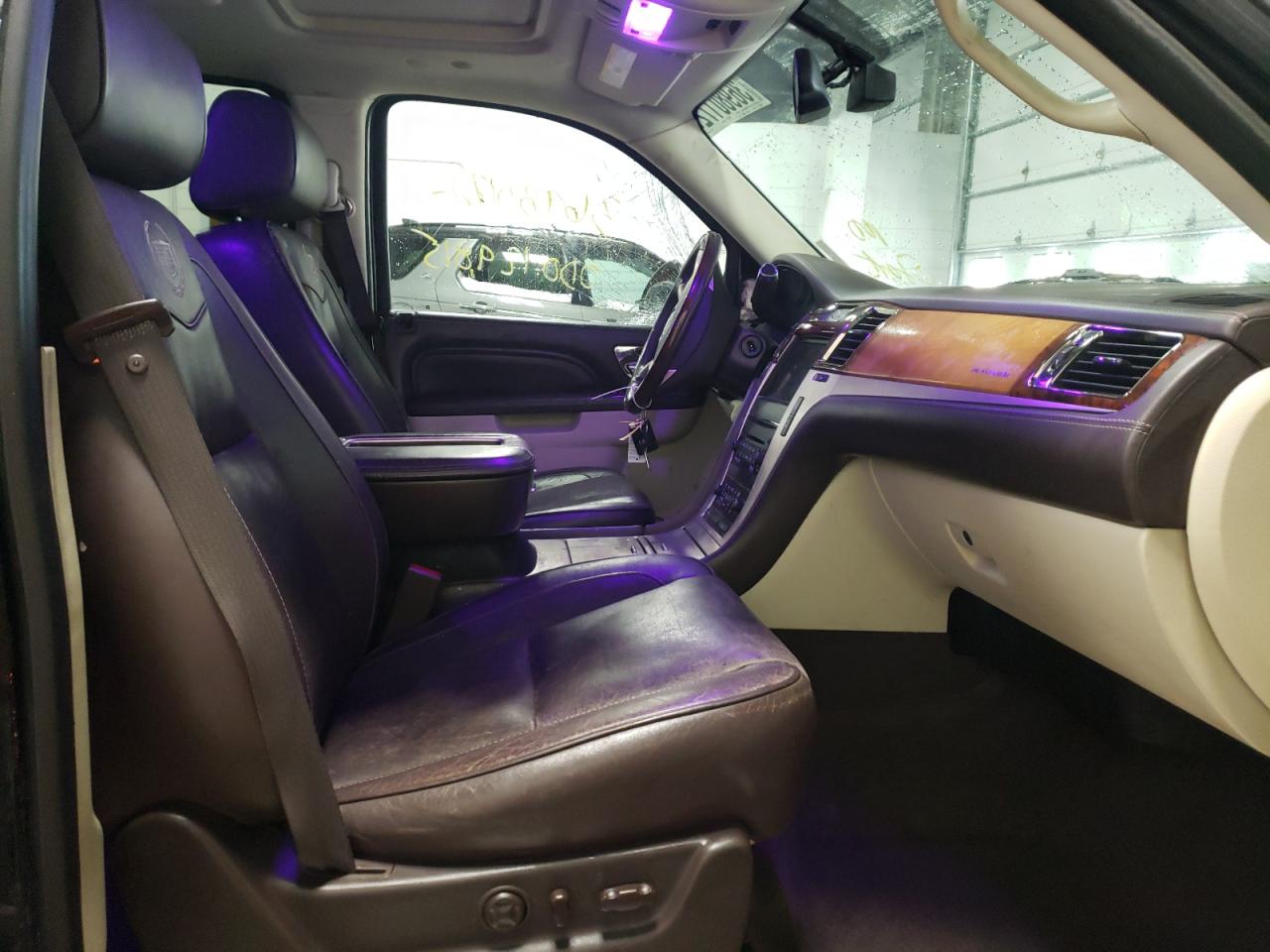 Photo 5 from auction – 2011 CADILLAC ESCALADE E with VIN 1GYS4KEF7BR387158