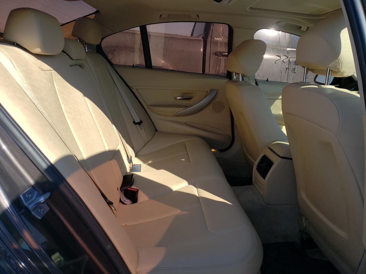 Photo 6 from auction – 2015 BMW 320 I XDRI with VIN WBA3C3G56FNS73668