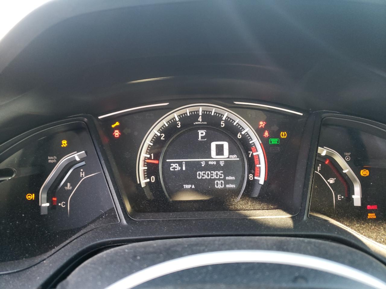 Photo 8 from auction – 2017 HONDA CIVIC LX with VIN 19XFC2F54HE057515