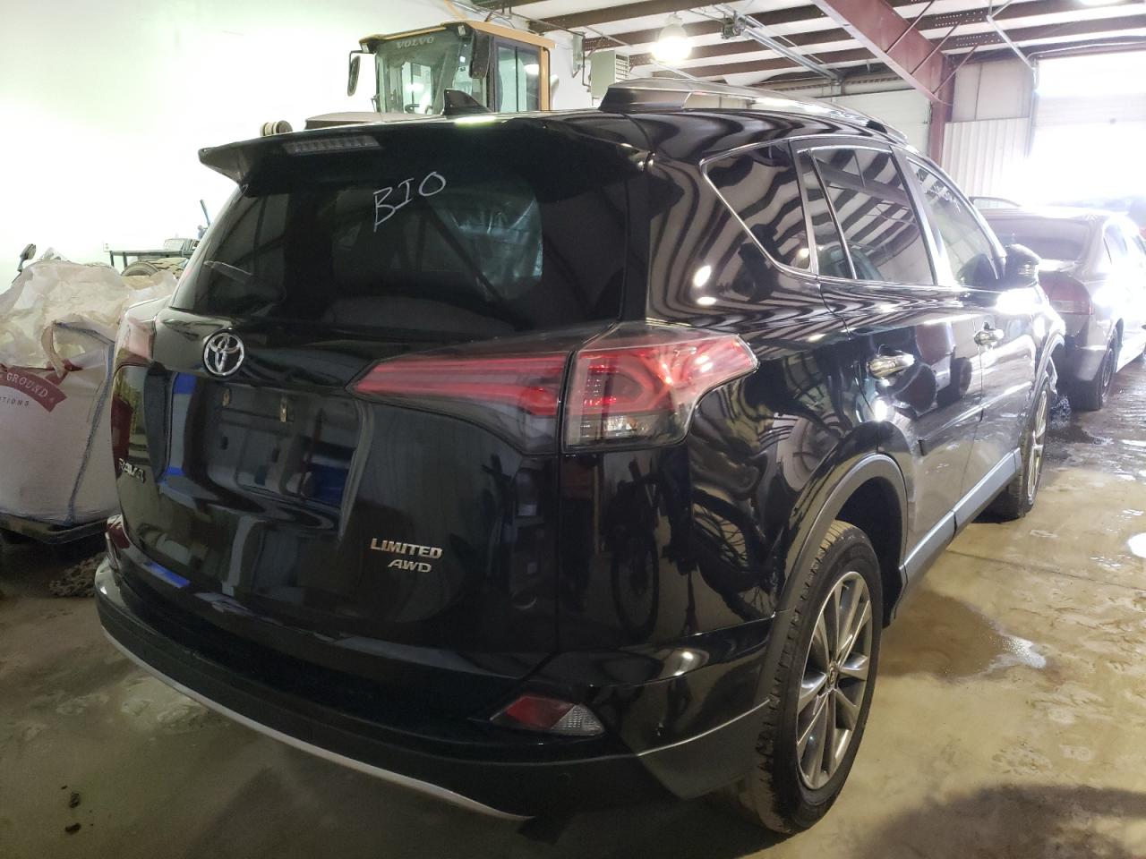 Photo 4 from auction – 2016 TOYOTA RAV4 LIMIT with VIN 2T3DFREV3GW430412