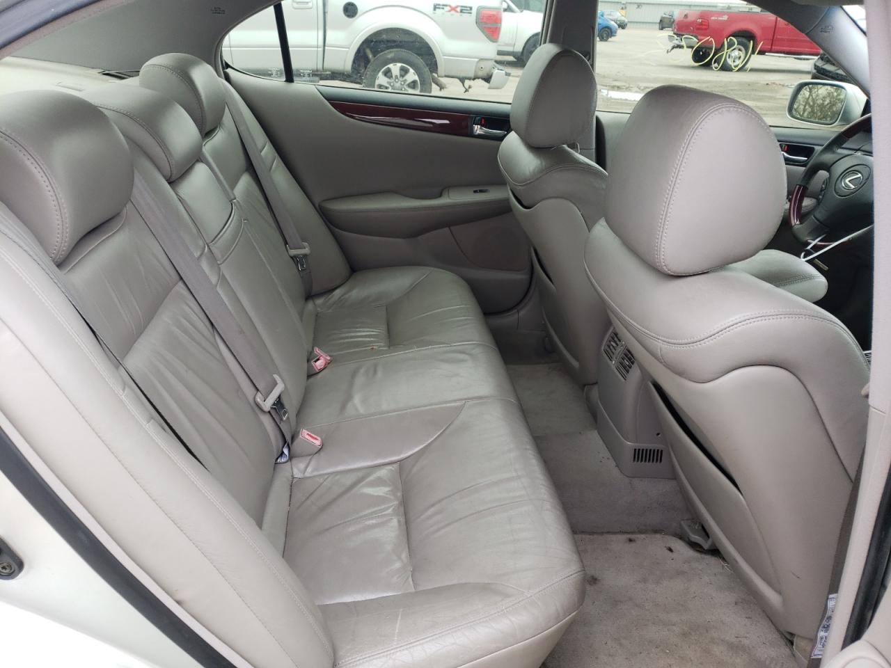 Photo 6 from auction – 2003 LEXUS ES 300 with VIN JTHBF30G930089401