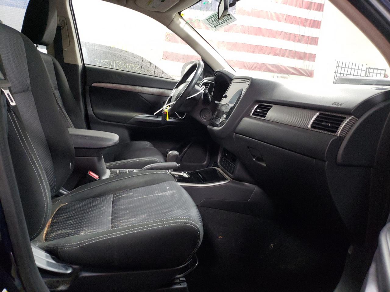 Photo 5 from auction – 2017 MITSUBISHI OUTLANDER with VIN JA4AD3A37HZ041634