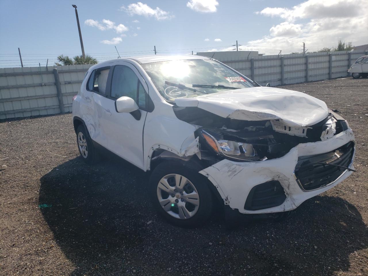 CHEVROLET TRAX LS 2017 with VIN 3GNCJKSB6HL278038 - Photo from auction