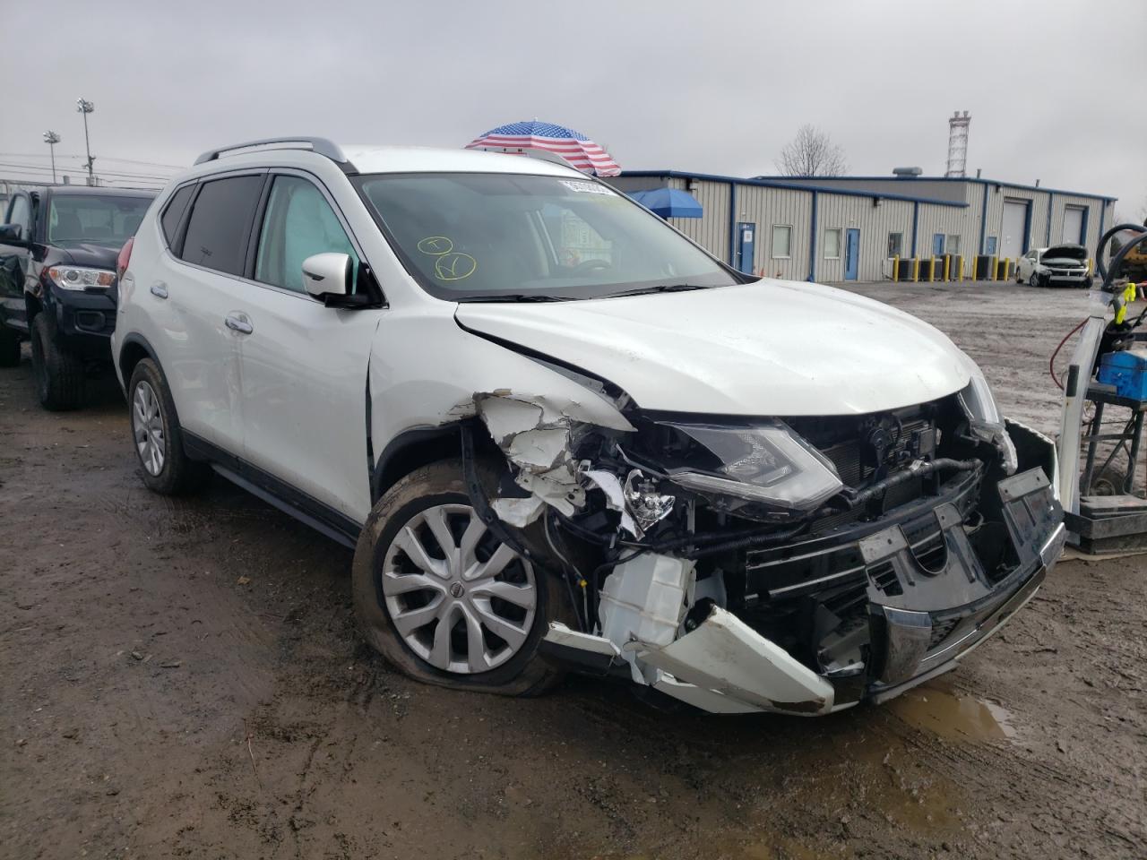 NISSAN ROGUE S 2017 with VIN KNMAT2MV6HP595162 - Photo from auction
