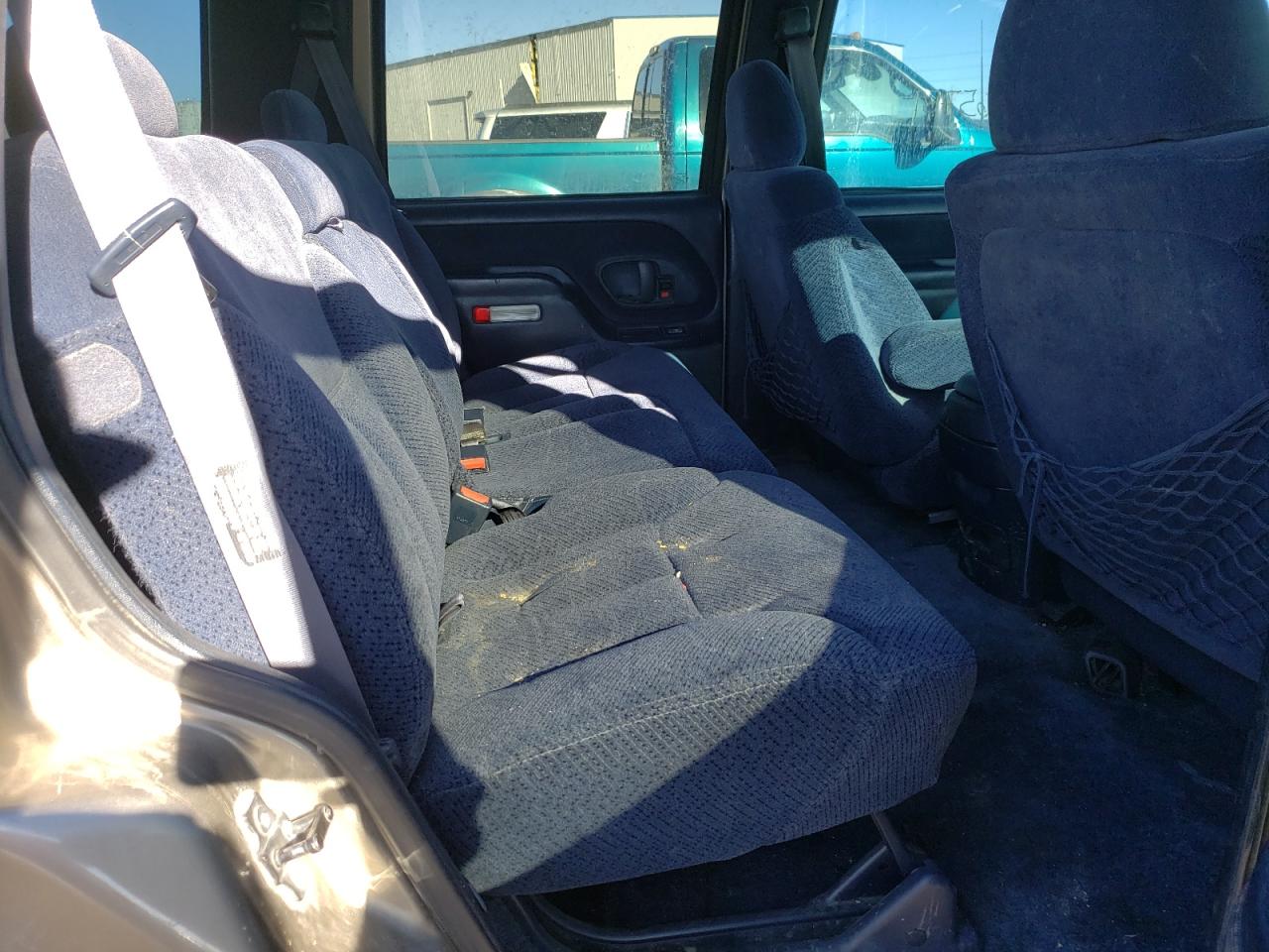 Photo 6 from auction – 1998 GMC YUKON with VIN 1GKEK13R4WR509064