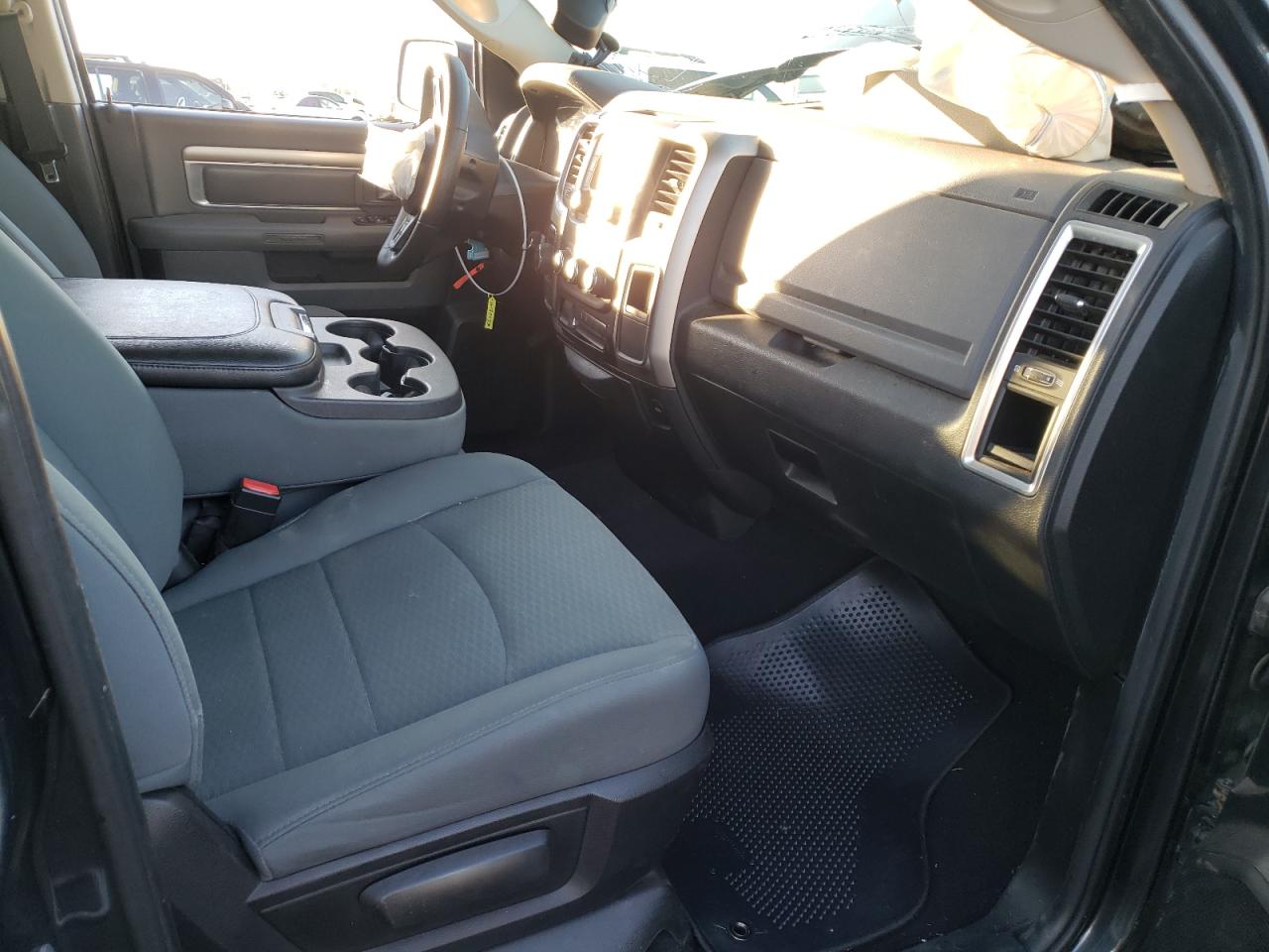 Photo 5 from auction – 2014 RAM 1500 SLT with VIN 1C6RR6GT8ES257054
