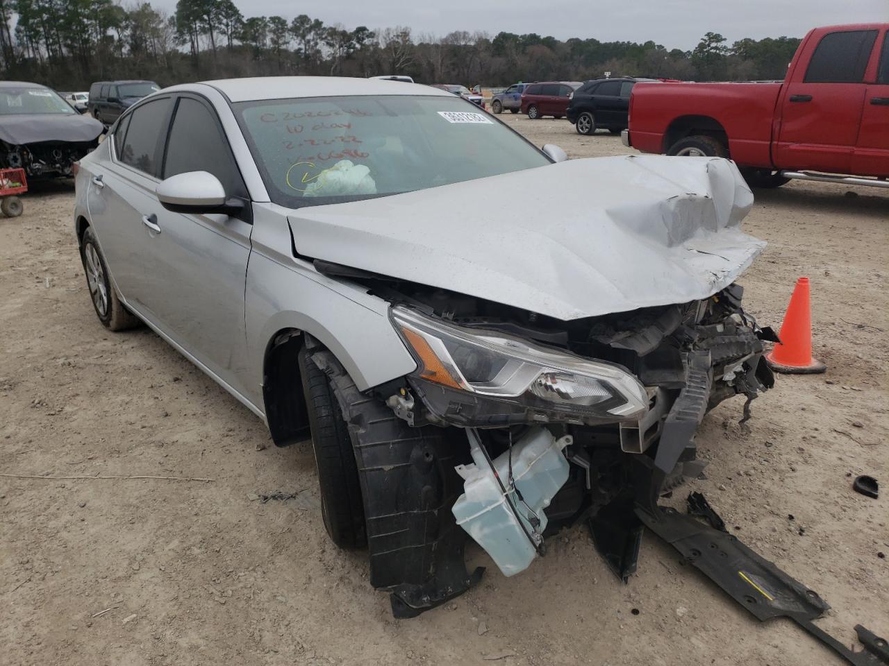 NISSAN ALTIMA S 2019 with VIN 1N4BL4BV0KN300696 - Photo from auction