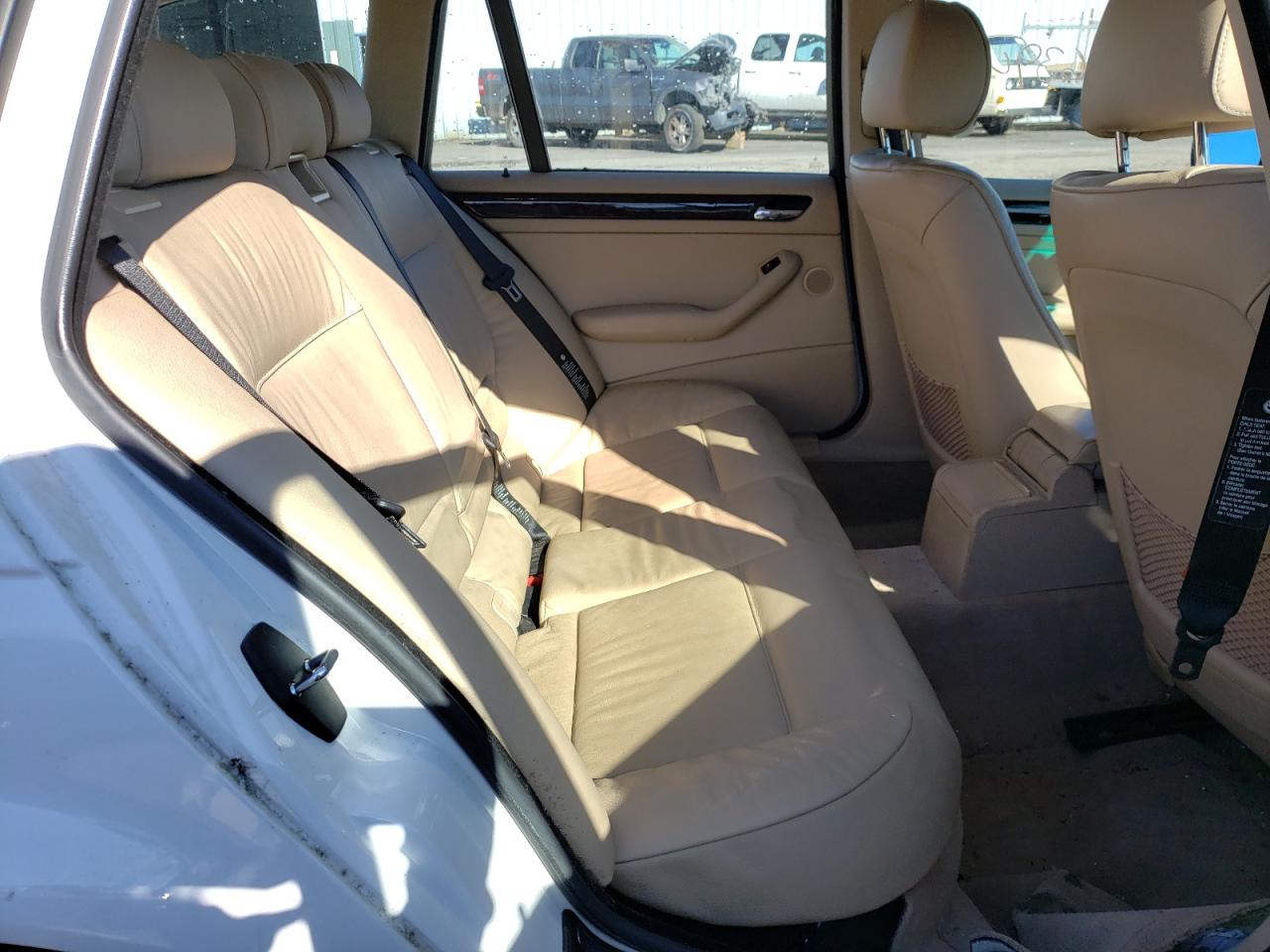 Photo 6 from auction – 2002 BMW 325 XIT with VIN WBAEP334X2PF00419