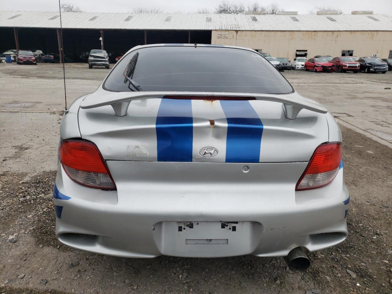 Photo 9 from auction – 2001 HYUNDAI TIBURON with VIN KMHJG35F41U265945