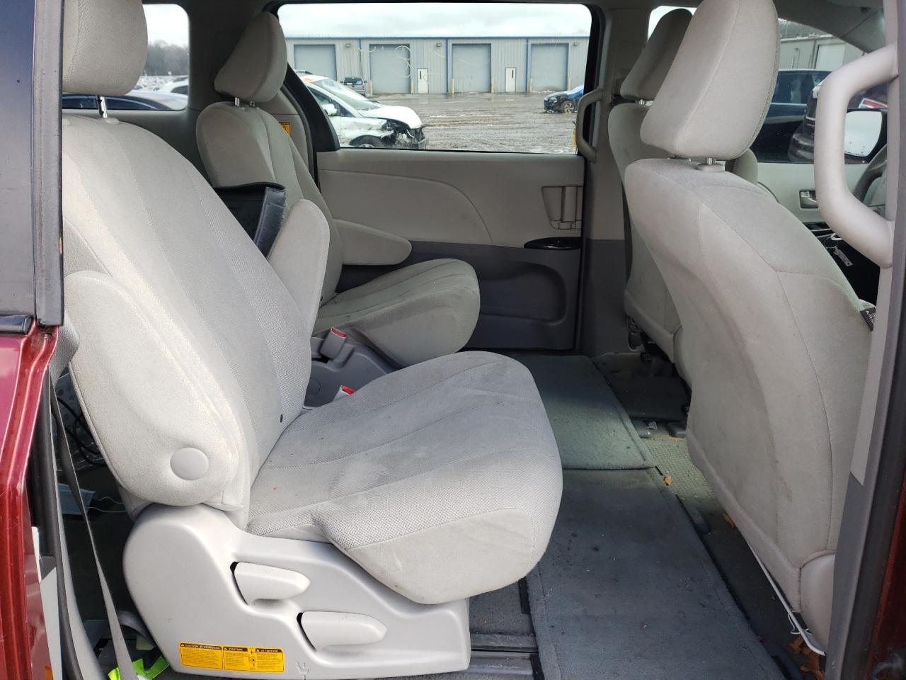Photo 6 from auction – 2012 TOYOTA SIENNA BAS with VIN 5TDKA3DC1CS009531