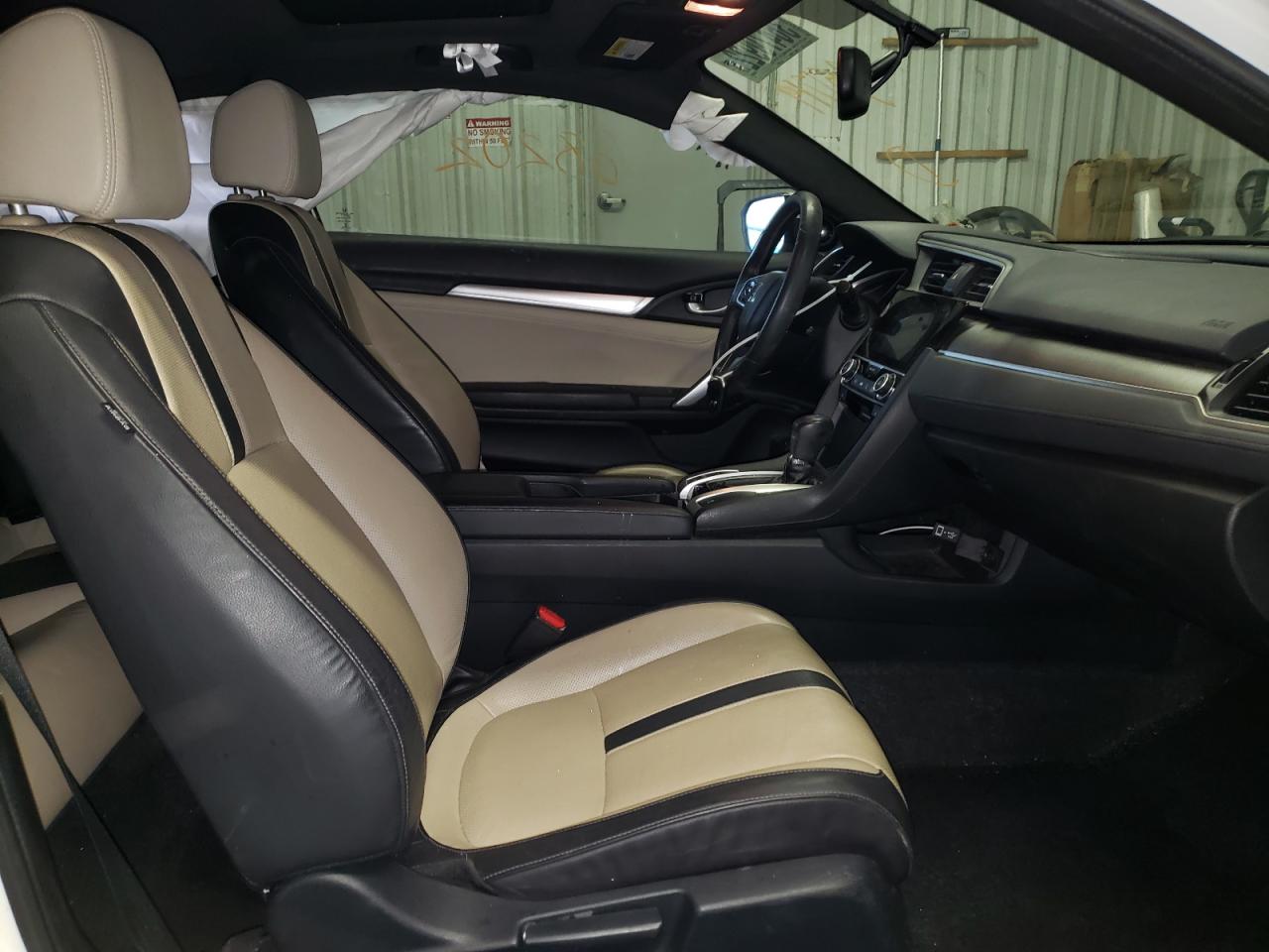 Photo 5 from auction – 2017 HONDA CIVIC EXL with VIN 2HGFC3B77HH351719