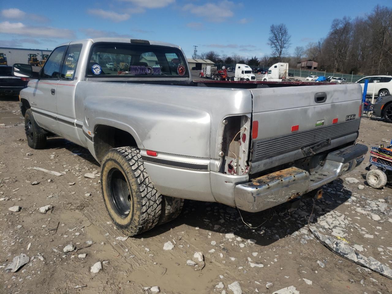 Photo 3 from auction – 1996 DODGE RAM 3500 with VIN 3B7MC33C3TM195092