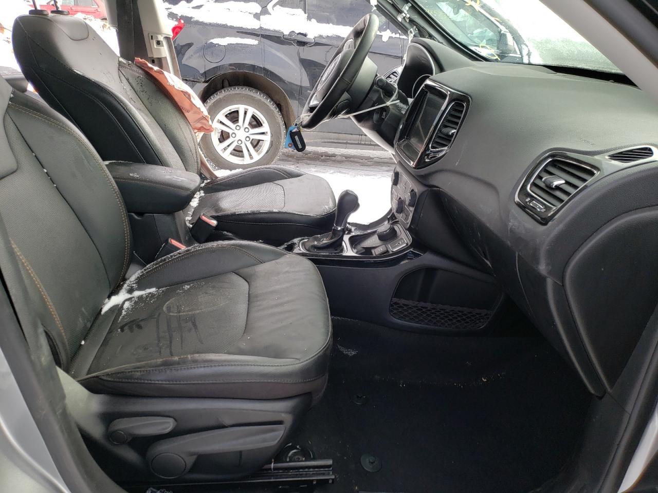 Photo 5 from auction – 2021 JEEP COMPASS LI with VIN 3C4NJDCB3MT512562