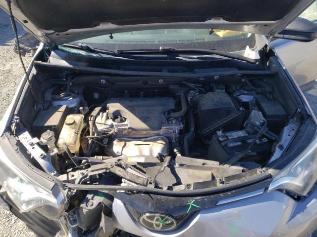 Photo 7 from auction – 2017 TOYOTA RAV4 LE with VIN 2T3BFREV7HW562128
