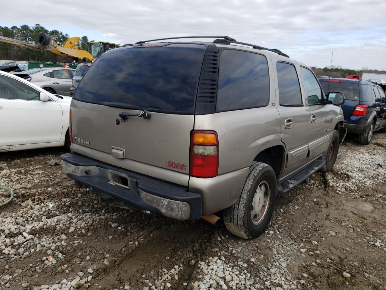 Photo 4 from auction – 2002 GMC YUKON with VIN 1GKEC13V72R321269