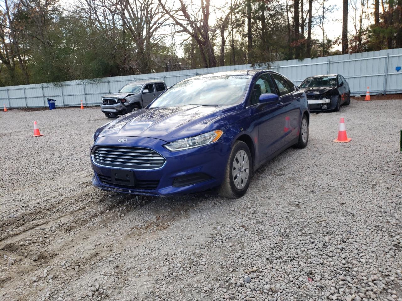 Photo 2 from auction – 2013 FORD FUSION S with VIN 3FA6P0G74DR266027