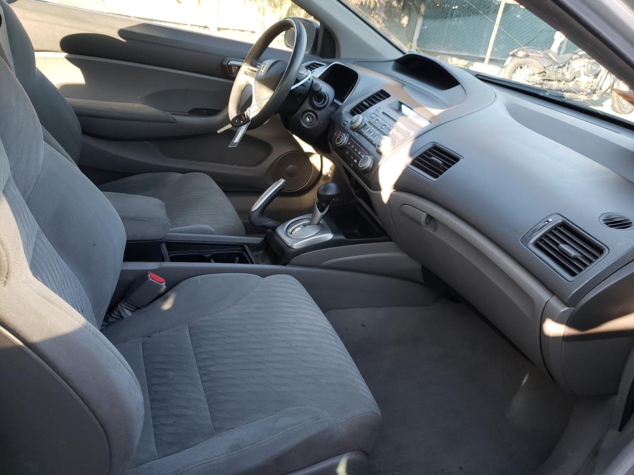 Photo 5 from auction – 2010 HONDA CIVIC LX with VIN 2HGFG1B60AH506570