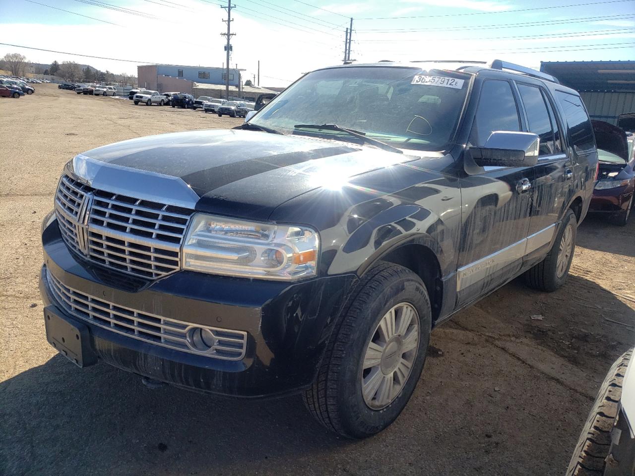 Photo 2 from auction – 2010 LINCOLN NAVIGATOR with VIN 5LMJJ2J53AEJ11114