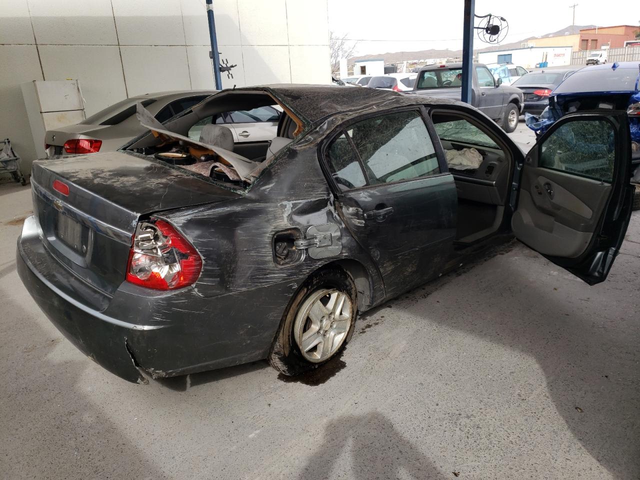 Photo 4 from auction – 2005 CHEVROLET MALIBU LS with VIN 1G1ZT52815F219934