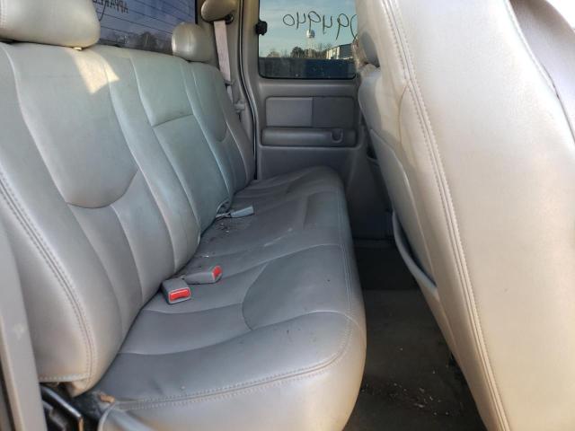 Photo 6 from auction – 2004 CHEVROLET SILVERADO with VIN 1GCHK29154E191847