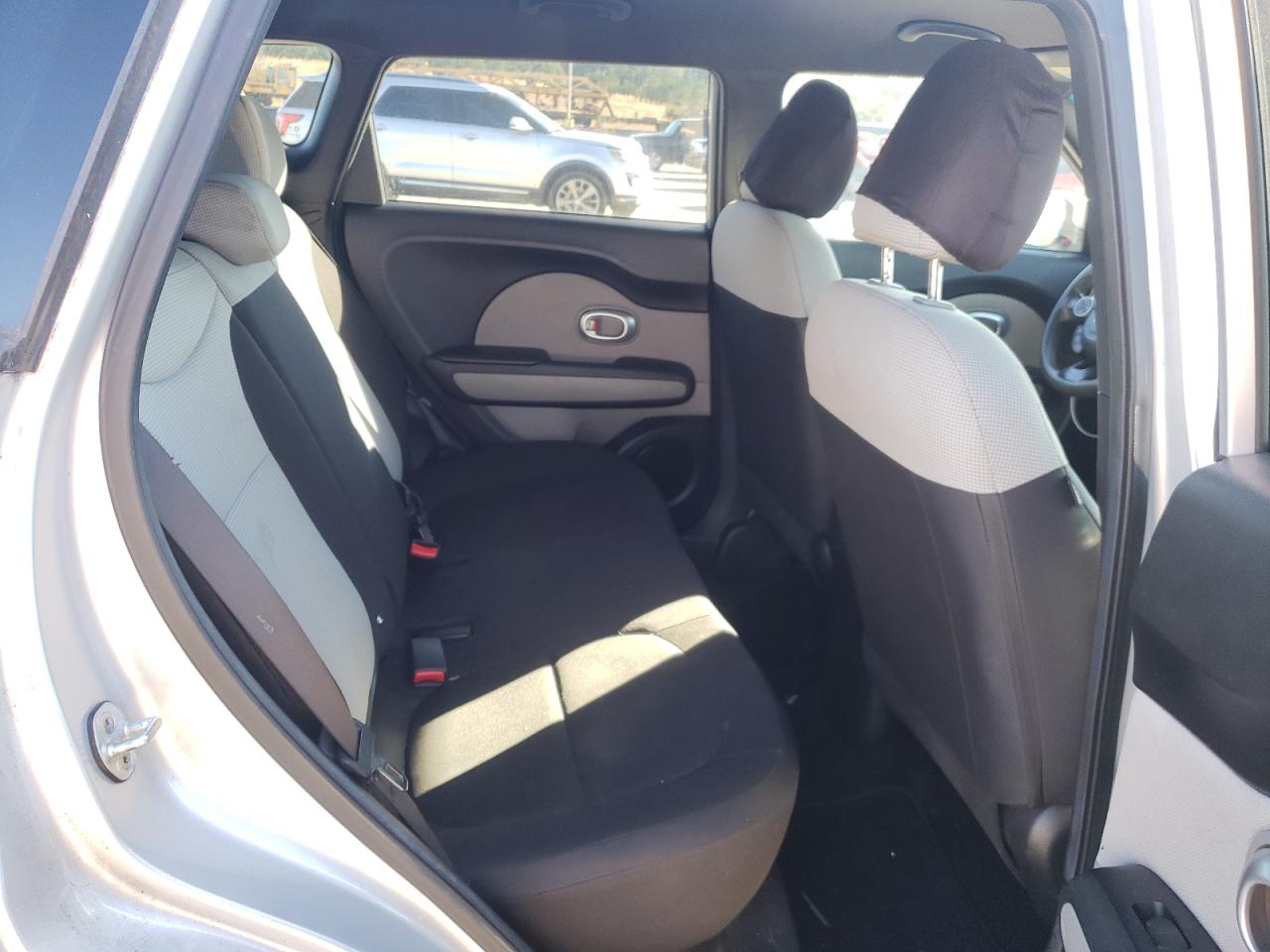 Photo 6 from auction – 2015 KIA SOUL with VIN KNDJN2A27F7776434