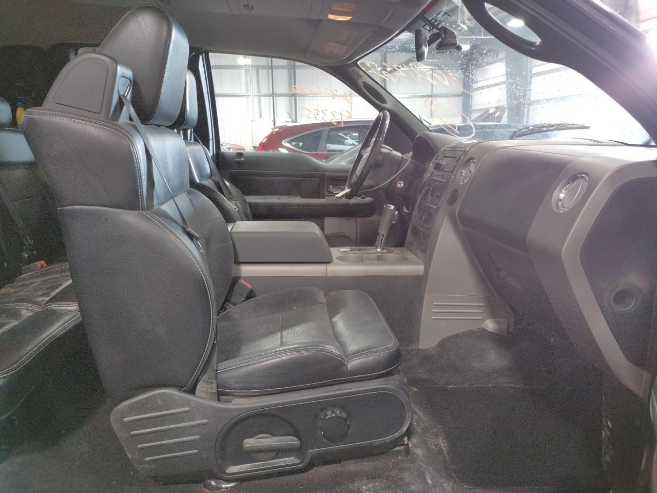 Photo 5 from auction – 2004 FORD F150 with VIN 1FTPX14554NB04630